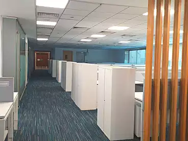 Administrative For rent in Northern 90th St., 90th Street, 600 sqm