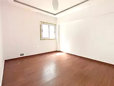 Apartments For sale in El Gaish Rd, El Mandara, 200 sqm