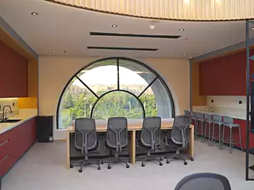 Corporate Branch For rent in Southern 90th St., 90th Street, 300 sqm