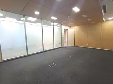 Administrative For rent in Southern 90th St., 90th Street, 600 sqm