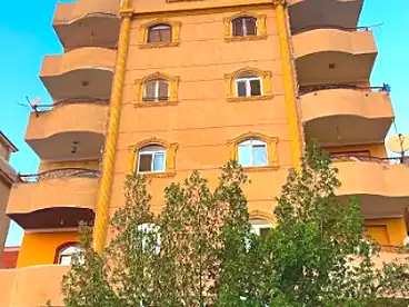 شقة بحديقة للبيع في 15 مايو، القاهرة الكبرى، 120 متر