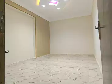 Apartments For sale in El Eshrein St., Hadayek Helwan, 165 sqm