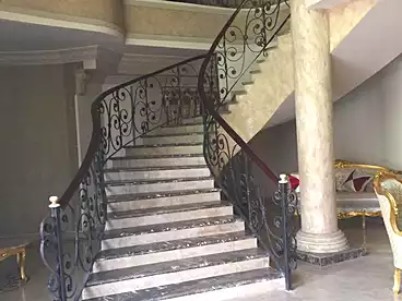 تريبليكس للبيع في شارع زيد بن حارثه، جنوب الاكاديميه (أ)، 1100 متر