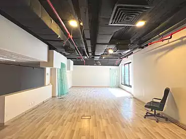 Offices For rent in Northern 90th St., 90th Street, 200 sqm