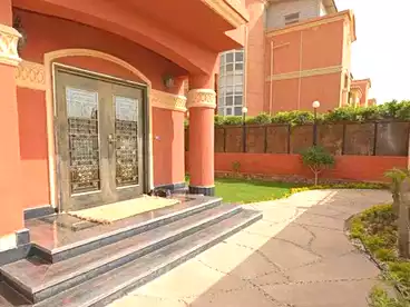 فلل للإيجار في شارع فاروق الباز، المرحله العاشره، 300 متر