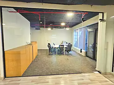 Offices For rent in Northern 90th St., 90th Street, 300 sqm