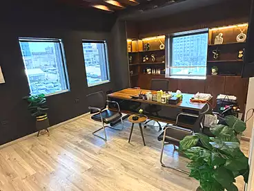 Administrative For rent in Northern 90th St., 90th Street, 160 sqm