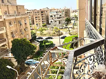 في مربع الوزراء، شيراتون، 190 متر