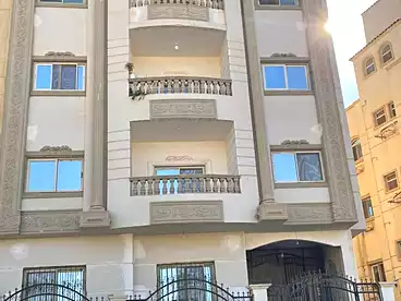 للبيع في المجاوره السادسه، الإسكان العائلي، 200 متر