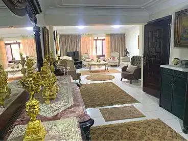 شقق للبيع في شارع جمال عبد الناصر، ميامي، 240 متر
