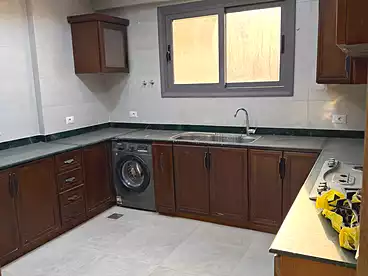 عقارات للإيجار في شارع محمد زكي شافعي، شرق الأكاديمية، 240 متر