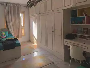 شقق للبيع في شارع جمال عبد الناصر، المندرة، 170 متر