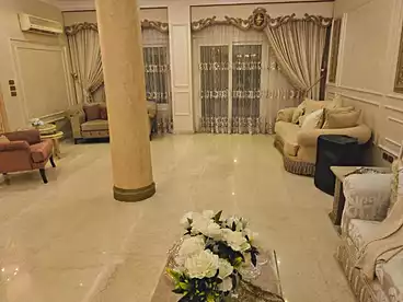 فيلا منفصلة للبيع في شارع طلعت مصطفي، المرحله الخامسه، 270 متر