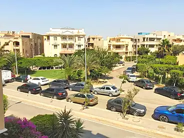 في شارع عمر بن عبد العزيز، الحي الاول، 1100 متر