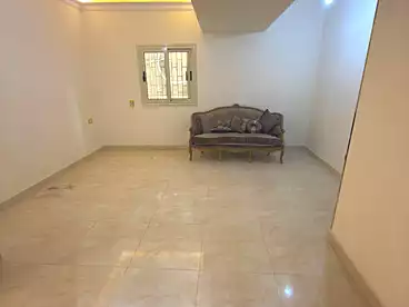 في شارع مكرم عبيد، مدينة نصر، 200 متر
