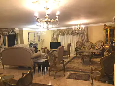 في شارع محمد توفيق دياب، الحي الثامن، 270 متر