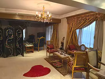 شقق للبيع في شارع كارفور الرئيسي، زهراء المعادي، 350 متر