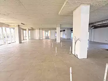 في شارع التسعين الجنوبي، شارع التسعين، 850 متر