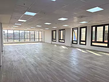 Corporate Branch For rent in Southern 90th St., 90th Street, 200 sqm
