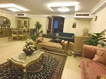 شقق مفروشة للبيع في شارع مصطفى النحاس، الحي الثامن، 240 متر