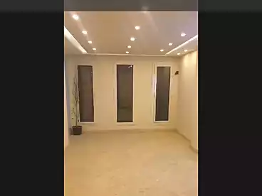 في شارع الجامعة الحديثة، الحي الرابع، 350 متر