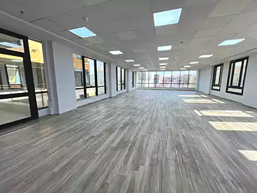 Corporate Branch For rent in Southern 90th St., 90th Street, 200 sqm