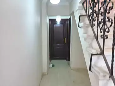 عقارات للبيع في المجاورة الأولى، الحي الرابع، 250 متر