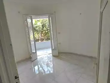عقارات للإيجار في شارع شاهين، العجوزة، 100 متر