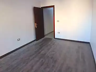 شقق للبيع في شارع سيدي كمال، المندرة بحري، 100 متر