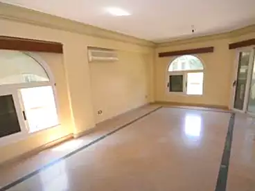 فلل للبيع في المجاوره الأولى، غرب سوميد، 700 متر