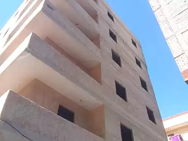 عمارات للبيع في أبو يوسف، العجمي، 180 متر