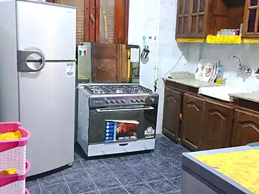 عقارات للإيجار في البيطاش، العجمي، 700 متر