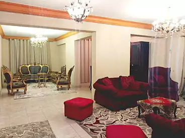 للبيع في شارع أحمد الخشاب، المنطقة الثامنة، 230 متر