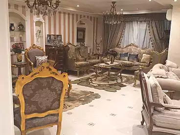 للبيع في شارع صقليه، المنطقة السادسة، 230 متر