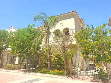 Villas For rent in El Patio 5 Compound - La Vista, Compounds in Elshorouk City, 320 sqm