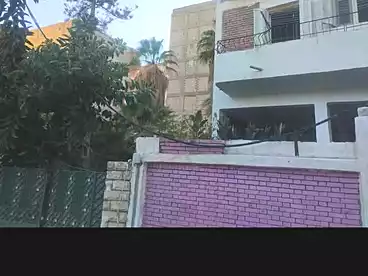 Building For sale in El-Attar St, El Hanouvel, 90 sqm