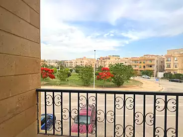 شقق للبيع في شارع عقبة بن نافع، النرجس 6، 220 متر