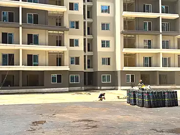 للبيع في كمبوند لو كابيتال سويت لاجونز - بيراميدز، الحي السكني السابع - R7، 108 متر
