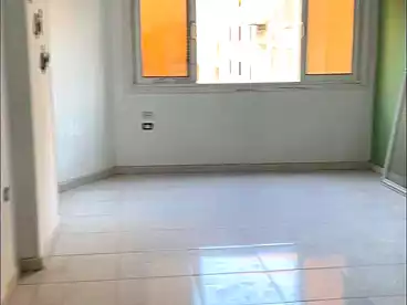 عقارات للبيع في شارع المجزر الالي، اللبيني، 90 متر