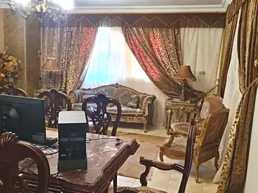 للبيع في الشارع الرابع، الحي الرابع، 200 متر