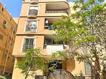 عمارات للبيع في الحي الأول، الشيخ زايد، 1200 متر