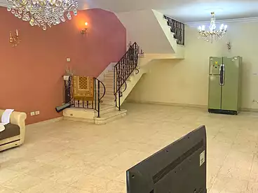 For sale in Abou Bakr El-Sedeek St., Phase 2, 210 sqm