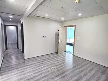 Administrative For rent in Northern 90th St., 90th Street, 167 sqm