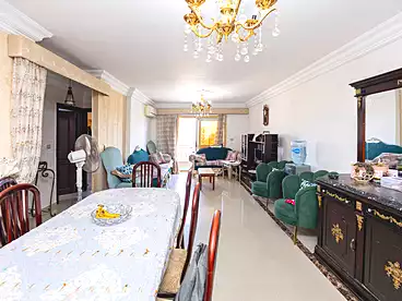 For sale in Abd El-Salam Aref St, Zezenia, 155 sqm