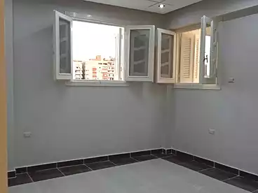 شقق للبيع في شارع خليل حماده، سيدي بشر بحري، 130 متر