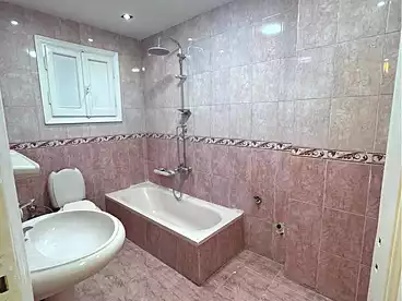 شقق للبيع في شارع محمود العيسوي، سيدي بشر بحري، 140 متر