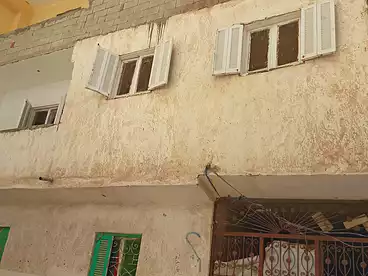 Building For sale in El Hanouvel, Al Agamy, 125 sqm