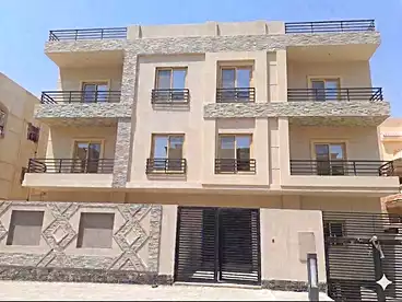 For sale in Zakaria Ahmed St., El Banafsag 5, 230 sqm