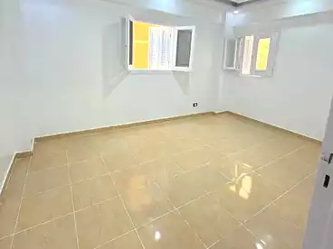 عقارات للبيع في بحرى - الأنفوشى، الاسكندرية، 125 متر