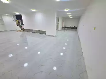 محلات للبيع في شارع الصفا، العزب، 180 متر